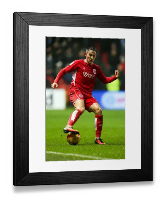 Framed Print : Josh Brownhill: In Action for Bristol City Against Sheffield Wednesday, Sky Bet Championship (31 / 01 / 2017)