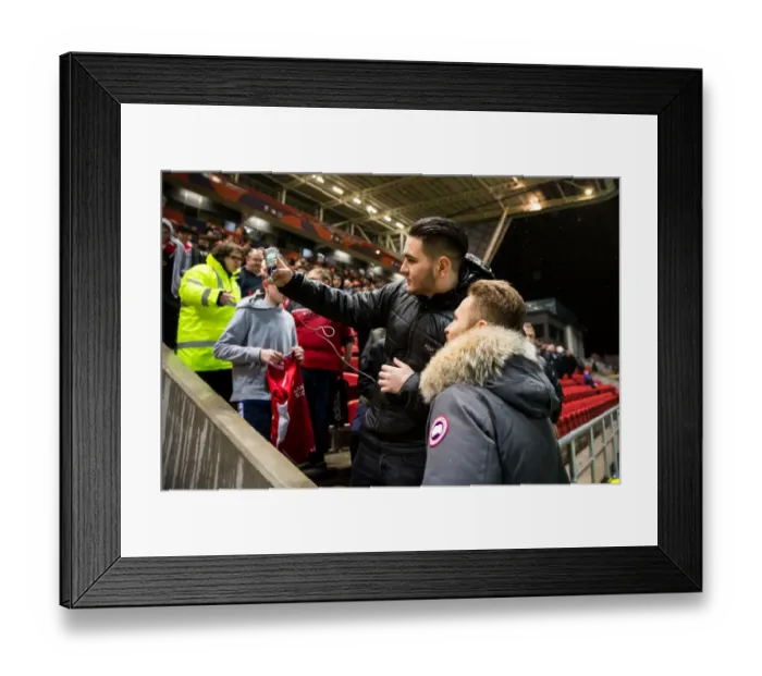 Framed Print : Bristol City Welcomes Matty Taylor at Half Time Framed Print : Bristol City Welcomes Matty Taylor at Half Time