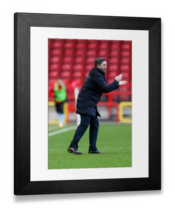 Framed Print : Bristol City's Lee Johnson Celebrates Milan Djuric's Goal Against Rotherham United, Sky Bet Championship 2017 Framed Print : Bristol City's Lee Johnson Celebrates Milan Djuric's Goal Against Rotherham United, Sky Bet Championship 2017