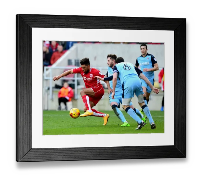 Framed Print : Bristol City's Scott Golbourne Charges Forward Against Rotherham United in Championship Battle Framed Print : Bristol City's Scott Golbourne Charges Forward Against Rotherham United in Championship Battle
