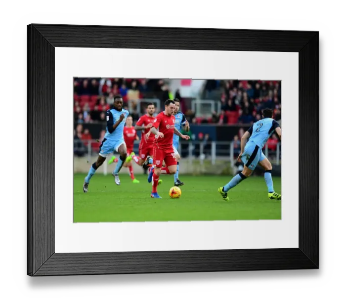Framed Print : Bristol City's Lee Tomlin Charges Forward in Sky Bet Championship Clash Against Rotherham United Framed Print : Bristol City's Lee Tomlin Charges Forward in Sky Bet Championship Clash Against Rotherham United