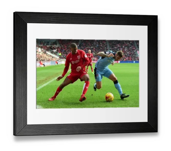Framed Print : Intense Battle: Mark Little vs Joe Mattock, Bristol City vs Rotherham United