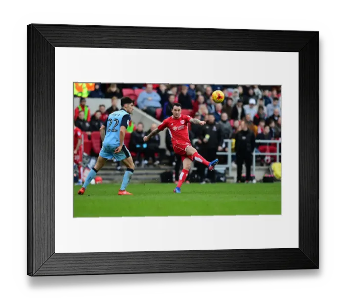 Framed Print : Bristol City's Lee Tomlin in Action Against Rotherham United, Sky Bet Championship 2017 Framed Print : Bristol City's Lee Tomlin in Action Against Rotherham United, Sky Bet Championship 2017