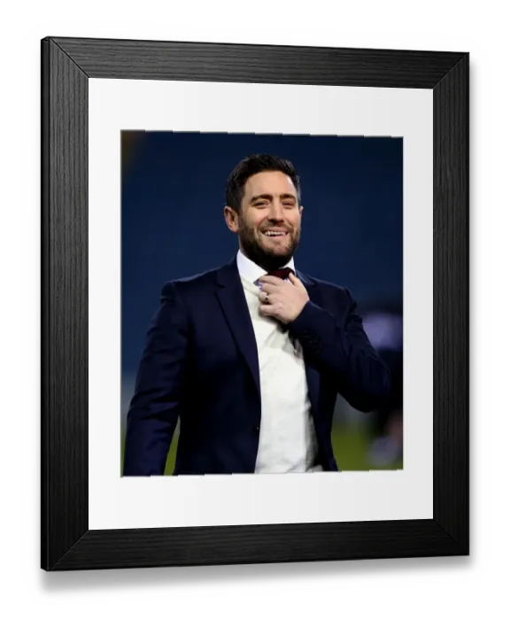 Framed Print : Lee Johnson Arrives at Elland Road Ahead of Leeds United vs. Bristol City Championship Clash