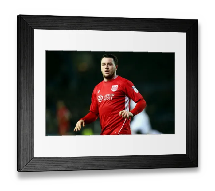 Framed Print : Leeds United vs. Bristol City: Lee Tomlin in Action at Elland Road, 2017 Framed Print : Leeds United vs. Bristol City: Lee Tomlin in Action at Elland Road, 2017
