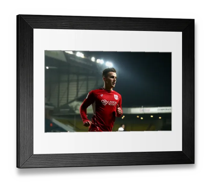 Framed Print : Joe Bryan in Action: Leeds United vs. Bristol City, Sky Bet Championship, 2017