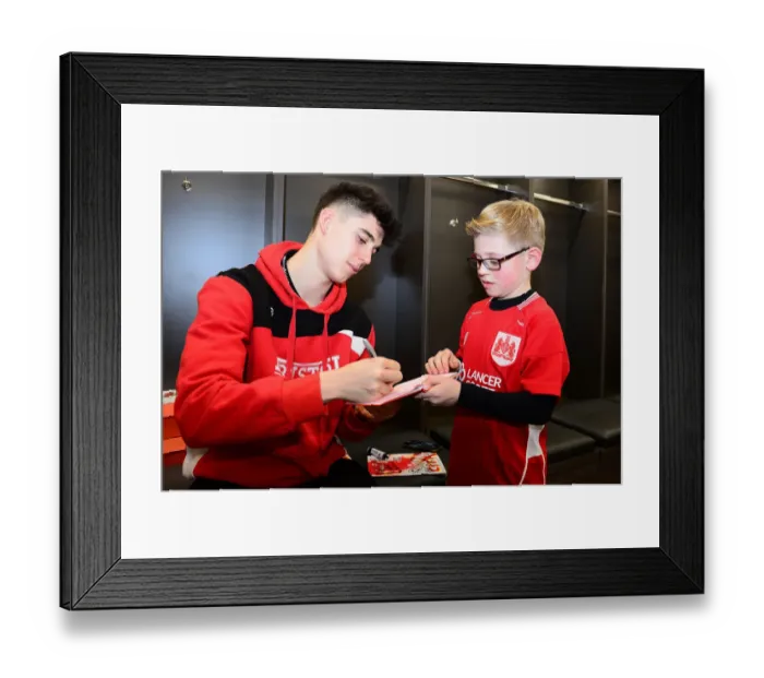 Framed Print : Bristol City's Callum O'Dowda Signs Autographs for Mascot Before Fulham Match Framed Print : Bristol City's Callum O'Dowda Signs Autographs for Mascot Before Fulham Match