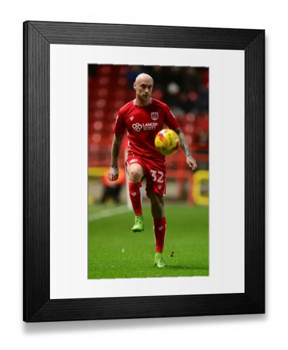 Framed Print : David Cotterill in Action: Bristol City vs Fulham, Sky Bet Championship, 2017 Framed Print : David Cotterill in Action: Bristol City vs Fulham, Sky Bet Championship, 2017