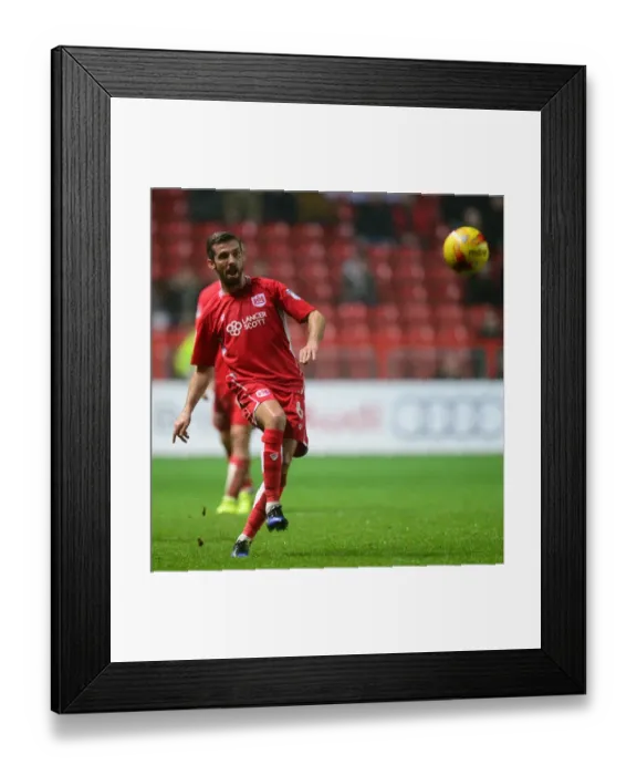 Framed Print : Bristol City vs Fulham: Gary O'Neil in Action at Ashton Gate, 2017 Framed Print : Bristol City vs Fulham: Gary O'Neil in Action at Ashton Gate, 2017