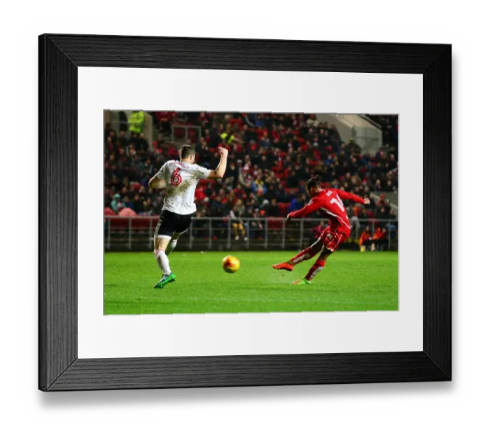 Framed Print : Bobby Reid Goes for Glory: Bristol City vs Fulham, 2017 Framed Print : Bobby Reid Goes for Glory: Bristol City vs Fulham, 2017