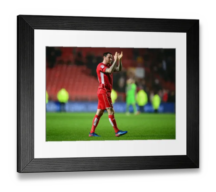 Framed Print : Bristol City's Lee Tomlin Celebrates with Fans after Score against Fulham, 2017 Framed Print : Bristol City's Lee Tomlin Celebrates with Fans after Score against Fulham, 2017