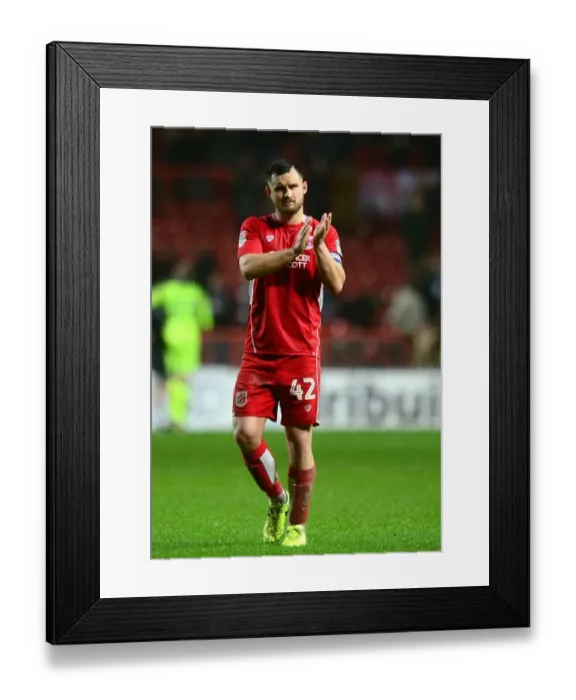 Framed Print : Bailey Wright in Action: Bristol City vs Fulham, Ashton Gate, 2017