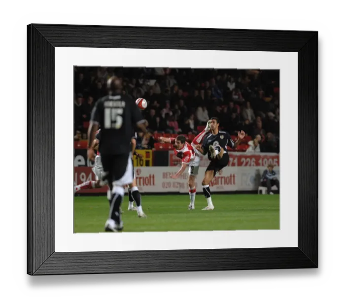 Framed Print : Liam Fontaine challenges Charltons Andy