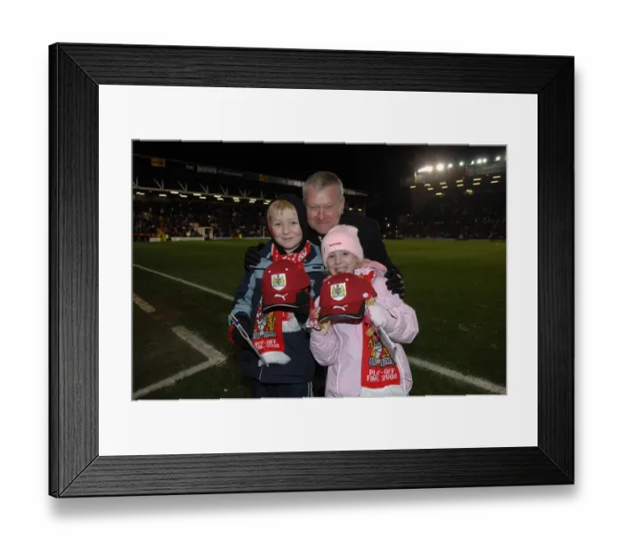 Framed Print : Bristol City vs Sheffield United: A Football Rivalry from the 08-09 Season Framed Print : Bristol City vs Sheffield United: A Football Rivalry from the 08-09 Season