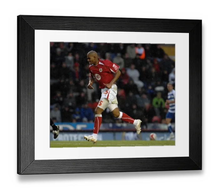Framed Print : A Clash of Football Titans: Bristol City vs Reading (08-09 Season) Framed Print : A Clash of Football Titans: Bristol City vs Reading (08-09 Season)