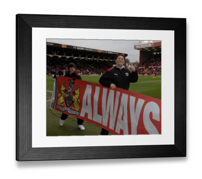 Framed Print : Clash of Talents: Bristol City vs Reading, 08-09 Season