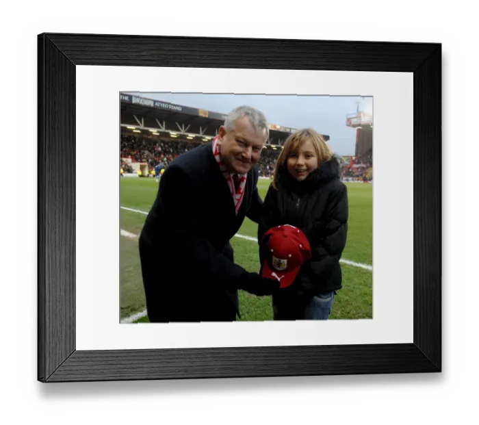 Framed Print : Bristol City vs Reading: Clash of Football Powers (08-09 Season) Framed Print : Bristol City vs Reading: Clash of Football Powers (08-09 Season)