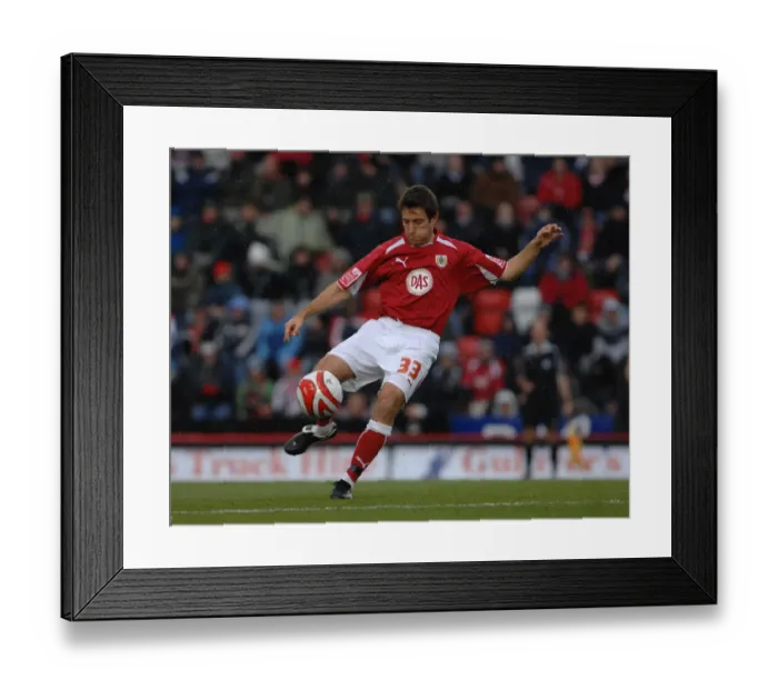 Framed Print : Bristol City vs. Reading: Clash of Football Powers (08-09 Season) Framed Print : Bristol City vs. Reading: Clash of Football Powers (08-09 Season)