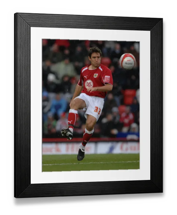 Framed Print : Bristol City vs. Reading: Clash of Football Powers (08-09 Season) Framed Print : Bristol City vs. Reading: Clash of Football Powers (08-09 Season)