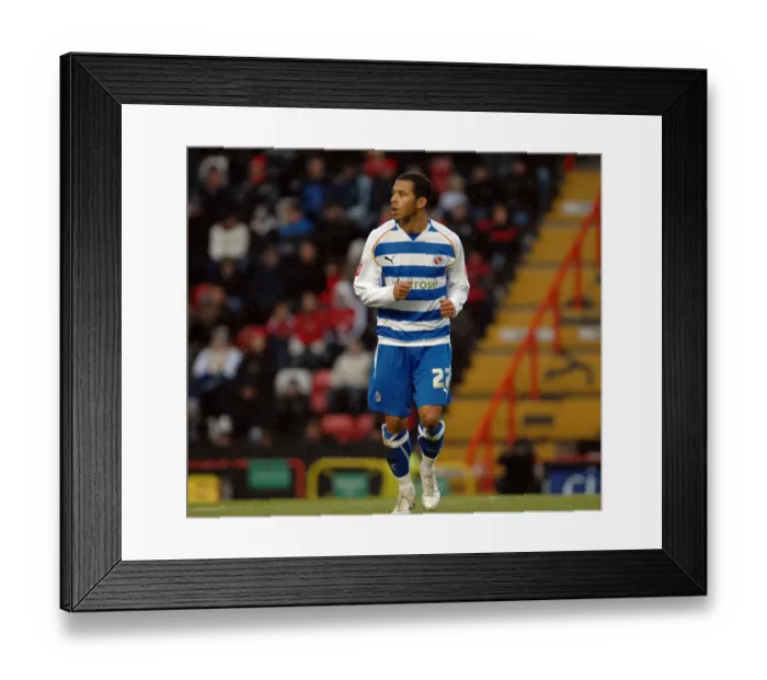 Framed Print : Bristol City vs. Reading: Clash of Football Powers (08-09 Season) Framed Print : Bristol City vs. Reading: Clash of Football Powers (08-09 Season)