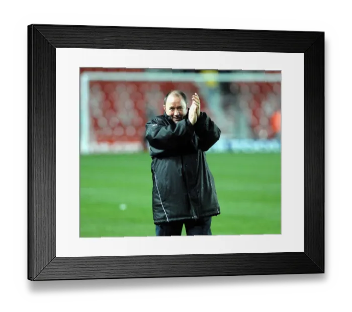 Framed Print : Gary Johnson thanks the travelling fans