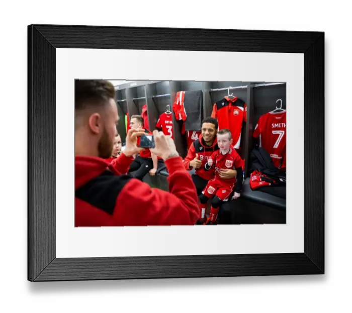 Framed Print : Bristol City Football Club: Mascots and Players Unite in the Dressing Room vs Burton Albion (04 / 03 / 2017)