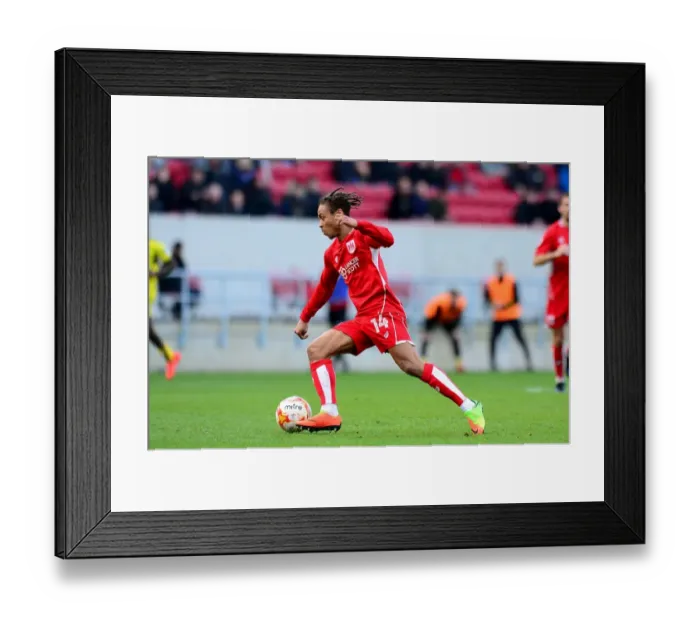 Framed Print : Bobby Reid in Action: Bristol City vs Burton Albion, Sky Bet Championship, 2017 Framed Print : Bobby Reid in Action: Bristol City vs Burton Albion, Sky Bet Championship, 2017