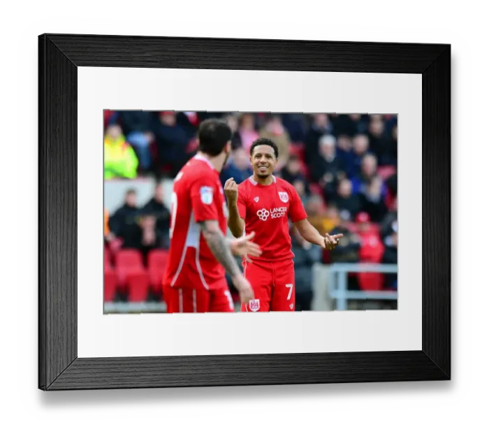 Framed Print : Korey Smith in Action: Bristol City vs Burton Albion, Sky Bet Championship, 2017 Framed Print : Korey Smith in Action: Bristol City vs Burton Albion, Sky Bet Championship, 2017