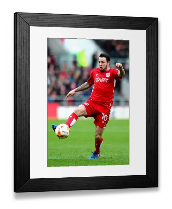 Framed Print : Bristol City's Lee Tomlin in Action during Sky Bet Championship Match against Burton Albion