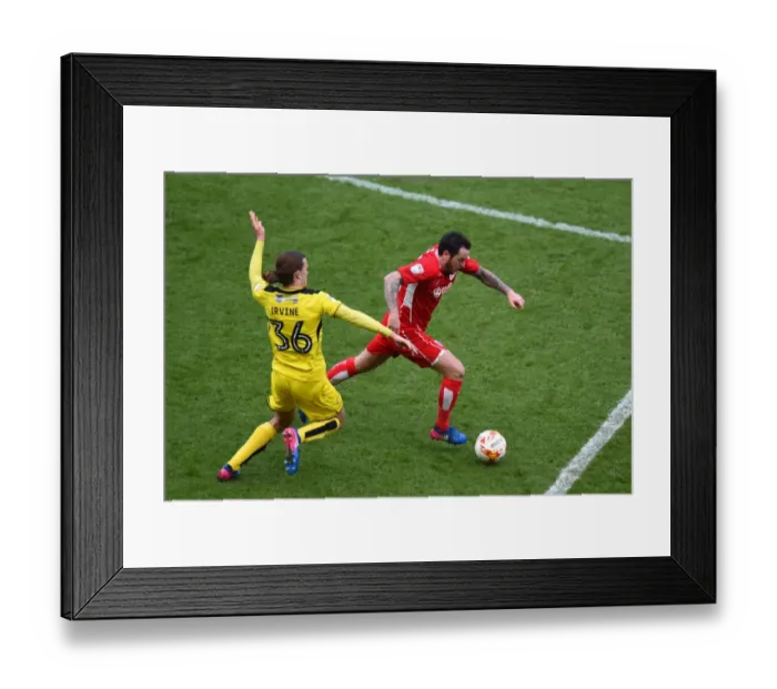 Framed Print : Lee Tomlin in Action: Bristol City vs. Burton Albion, Sky Bet Championship