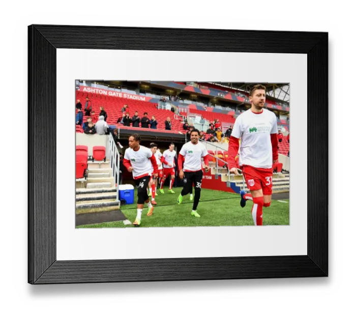 Framed Print : Bristol City Players Warm Up in Children's Hospice South West Shirts vs Burton Albion (04 / 03 / 2017) Framed Print : Bristol City Players Warm Up in Children's Hospice South West Shirts vs Burton Albion (04 / 03 / 2017)