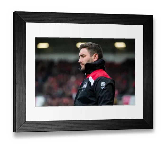 Framed Print : Bristol City Manager Lee Johnson's Focus at Ashton Gate vs Burton Albion (04 / 03 / 2017)