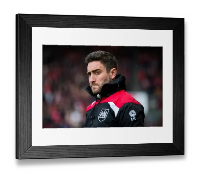 Framed Print : Bristol City Manager Lee Johnson Focuses on the Game: Bristol City vs Burton Albion, Sky Bet EFL Championship, Ashton Gate Framed Print : Bristol City Manager Lee Johnson Focuses on the Game: Bristol City vs Burton Albion, Sky Bet EFL Championship, Ashton Gate