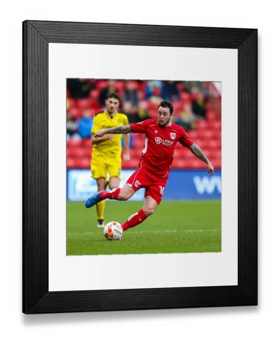 Framed Print : Bristol City's Lee Tomlin in Action Against Burton Albion, Sky Bet EFL Championship (March 4, 2017), Ashton Gate
