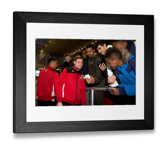 Framed Print : Young Fans Meet Frank Fielding and Zak Vyner of Bristol City at Ashton Gate Framed Print : Young Fans Meet Frank Fielding and Zak Vyner of Bristol City at Ashton Gate