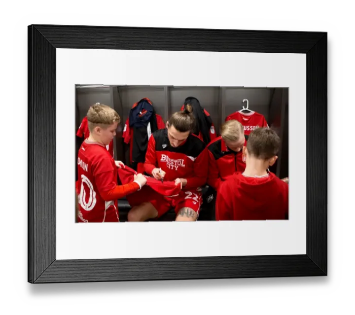 Framed Print : Mascots Meet Players: Bristol City vs Norwich City, Sky Bet Championship (07.03.17)
