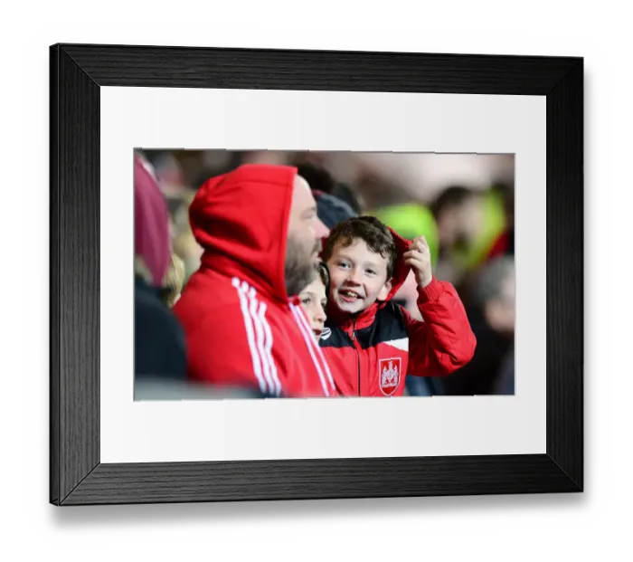 Framed Print : Bristol City vs Norwich City: A Sea of Passionate Fans at Ashton Gate, Sky Bet Championship (07 / 03 / 2017) Framed Print : Bristol City vs Norwich City: A Sea of Passionate Fans at Ashton Gate, Sky Bet Championship (07 / 03 / 2017)