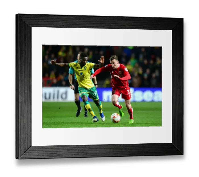Framed Print : Bristol City's Joe Bryan Breaks Forward Against Norwich City, Sky Bet Championship, Ashton Gate Framed Print : Bristol City's Joe Bryan Breaks Forward Against Norwich City, Sky Bet Championship, Ashton Gate