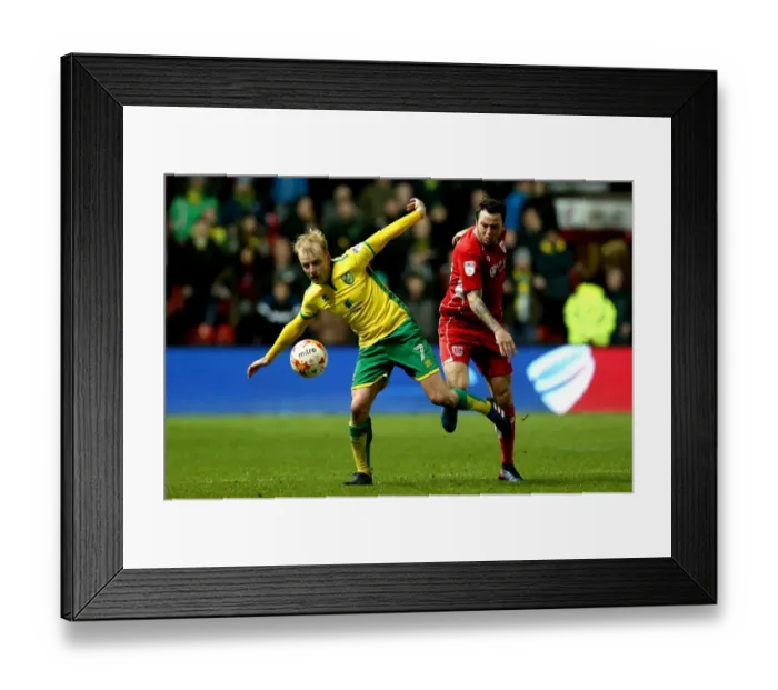 Framed Print : Bristol City vs. Norwich City: Lee Tomlin Challenges Steven Naismith