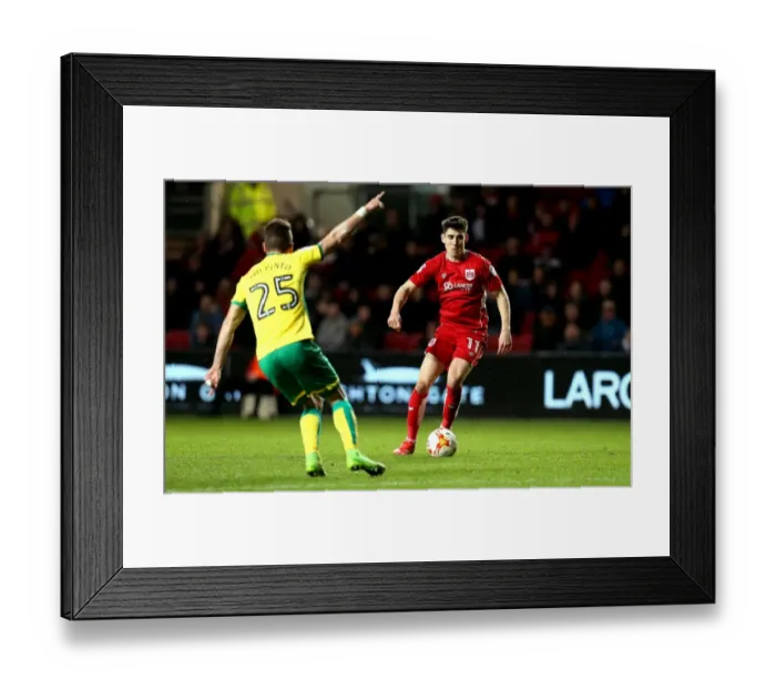 Framed Print : Bristol City's Callum O'Dowda Scores Past Norwich City Defenders