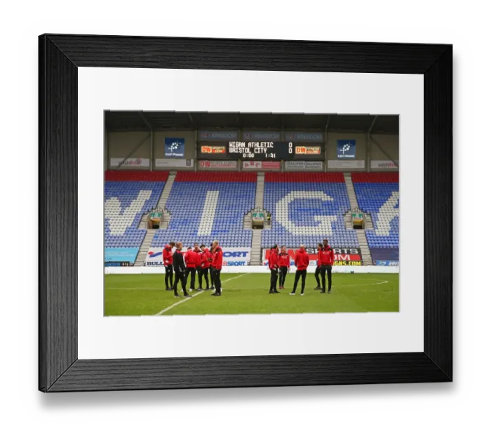 Framed Print : Bristol City Players Explore DW Stadium Ahead of Wigan Athletic Clash, 11-03-2017 Framed Print : Bristol City Players Explore DW Stadium Ahead of Wigan Athletic Clash, 11-03-2017