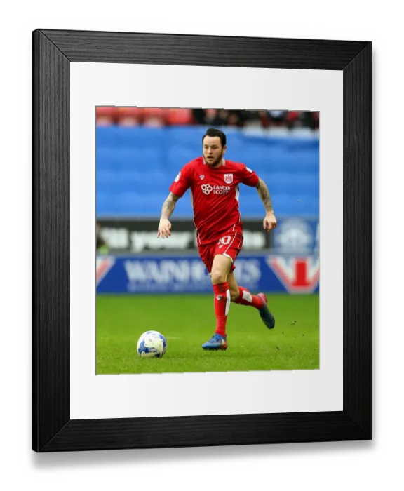 Framed Print : Bristol City's Lee Tomlin at Wigan Athletic's DW Stadium, Sky Bet Championship Match, 11 March 2017
