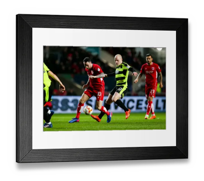 Framed Print : Intense Championship Showdown: Lee Tomlin vs. Aaron Mooy, Bristol City vs. Huddersfield Town