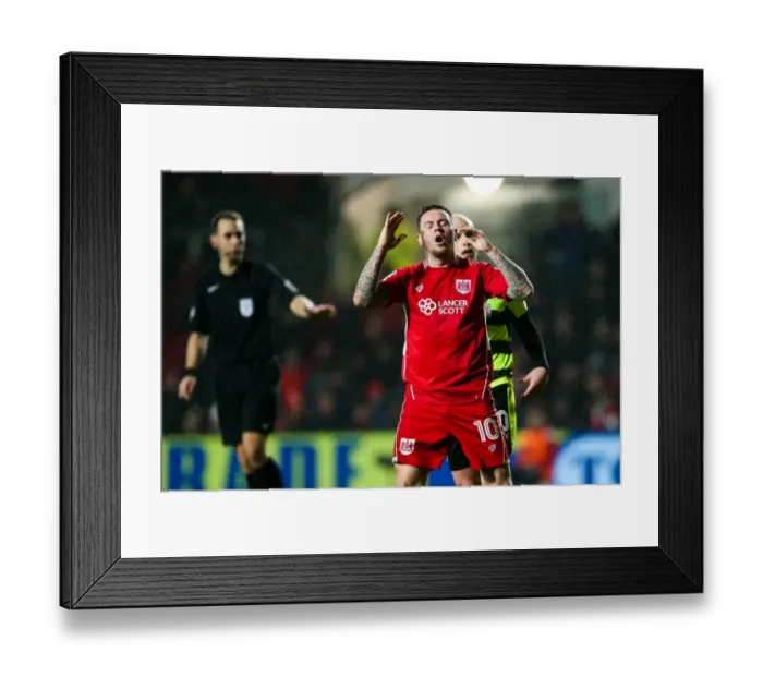 Framed Print : Frustration for Lee Tomlin as Shot Goes Wide in Bristol City vs Huddersfield Match