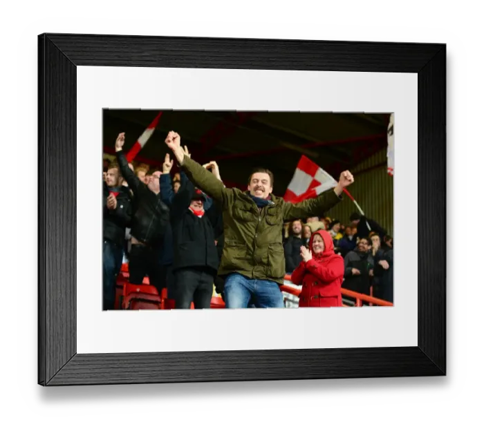 Framed Print : Bristol City Celebrate Lee Tomlin's Goal Against Huddersfield Town (17 / 03 / 2017)