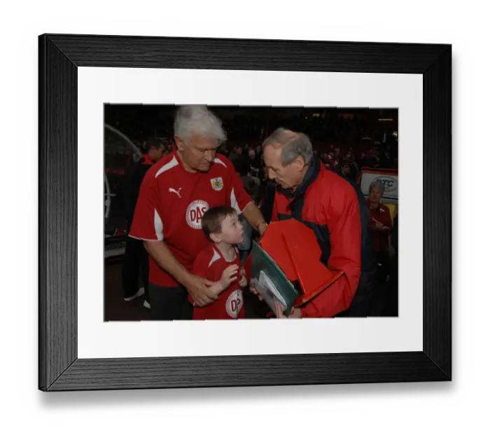 Framed Print : Bristol City vs. Nottingham Forest: A Football Rivalry - Season 08-09 Framed Print : Bristol City vs. Nottingham Forest: A Football Rivalry - Season 08-09