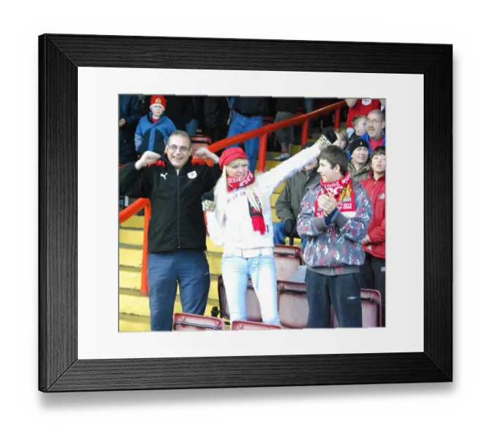 Framed Print : Bristol City vs. Nottingham Forest: A Football Rivalry - Season 08-09 Framed Print : Bristol City vs. Nottingham Forest: A Football Rivalry - Season 08-09