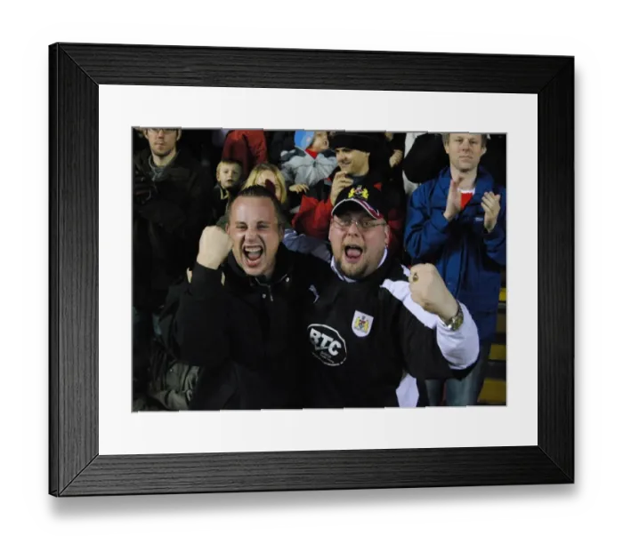 Framed Print : Bristol City First Team: Season 08-09: Bristol City V Nottingham Forest Framed Print : Bristol City First Team: Season 08-09: Bristol City V Nottingham Forest