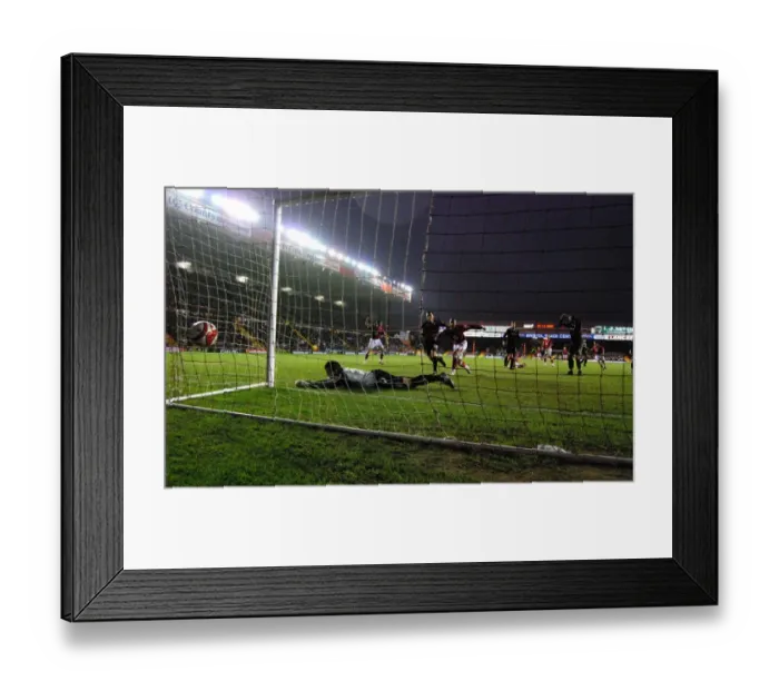 Framed Print : Bristol City vs. Nottingham Forest: A Football Rivalry - Season 08-09 Framed Print : Bristol City vs. Nottingham Forest: A Football Rivalry - Season 08-09