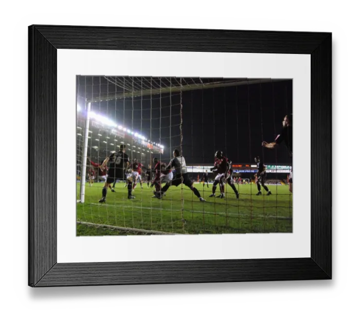 Framed Print : Bristol City First Team: Season 08-09: Bristol City V Nottingham Forest Framed Print : Bristol City First Team: Season 08-09: Bristol City V Nottingham Forest